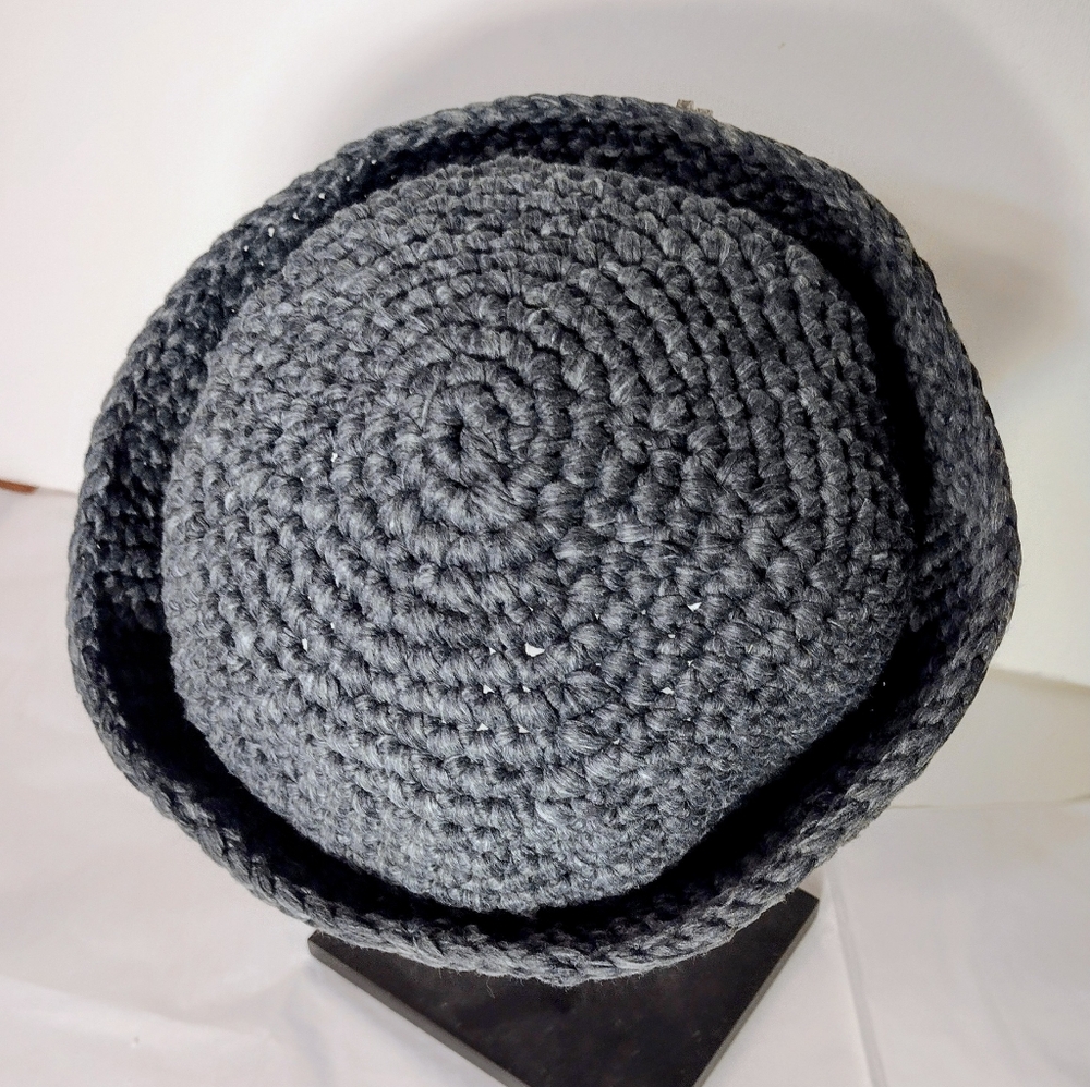 Handmade Sailor Style Grey Crocheted Non-wool Hat & Brooch NEW - Picture 8 of 12